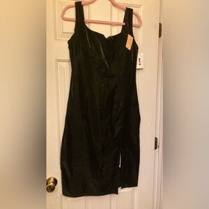 Popilush brand, size XXL, Elegant Black Dress with crackle design and slit